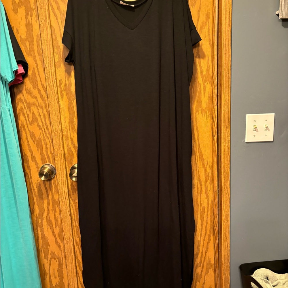 Elegant Black V-Neck Dress